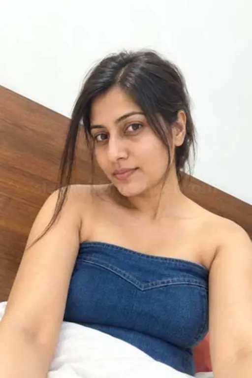 Divya, 29, call girl in Colaba, Mumbai